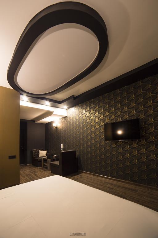 Voyage Hotel Erywań Zewnętrze zdjęcie
